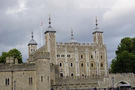 Tower mit Bäumen Tower mit Bäumen