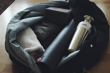 Yoga: What's in my Yoga Bag?