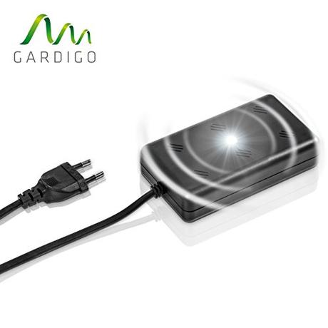 Gardigo Marder-Frei Indoor LED | Marderabwehr für Haus, Garage und Dachboden | Marderschutz mit Ultraschall | Marderschreck 230 V mit Netzstecker