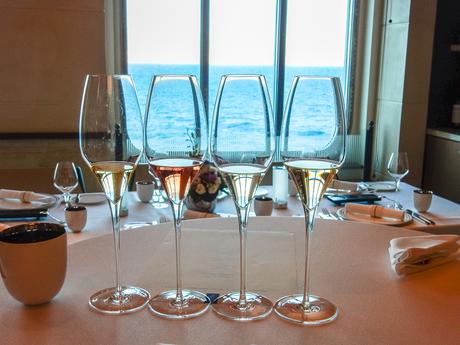 Zodiac Cruising und Champagner Tasting an Bord der MS EUROPA 2