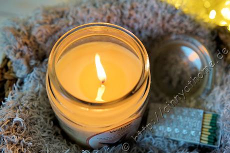 Es riecht winterlich, angenehm und keksig bei uns dank der neuen Candle-Lite Kerzen #Duftkerzen #WillowLane #EssentialElements