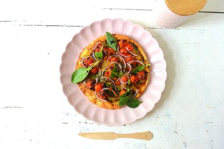 Vegan gratinierte Pfannen-Pizza mit Spinat