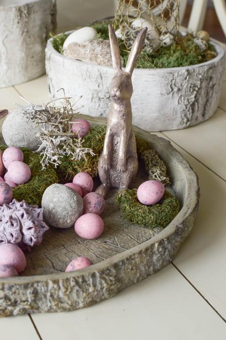 Dekoidee für Ostern: dekorieren mit Wachteleier Hasen Osterdeko mit Moos natürlich dekorieren