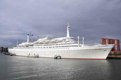 25_a-rosa-Flusskreuzfahrt-Rhein-Grosse-Hafenrundfahrt-Kreuzfahrtschiff-Rotterdam-Holland-Niederlande