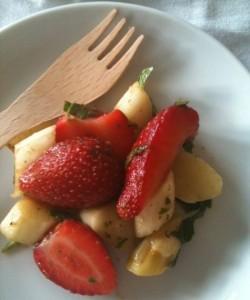 lauwarmer Asparagus mit Erdbeeren
