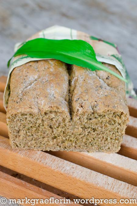 Backtag: Dinkel-Bärlauch-Brot mit Frischkäse und Schnittlauch