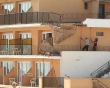 Balkon eines Hotels teilweise eingestürzt