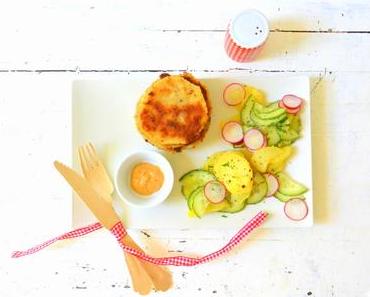 Knusprige Kohlrabi-Schnitzel an Kartoffel-Radieschen-Salat