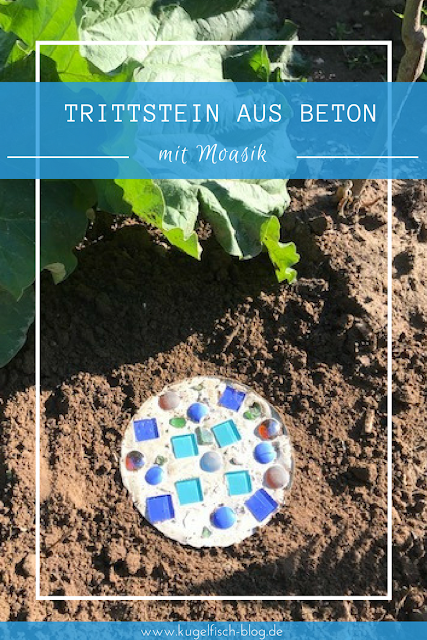 DIY Trittsteine aus Beton mit Mosaik für den Garten - Fertiger Trittstein im Beet