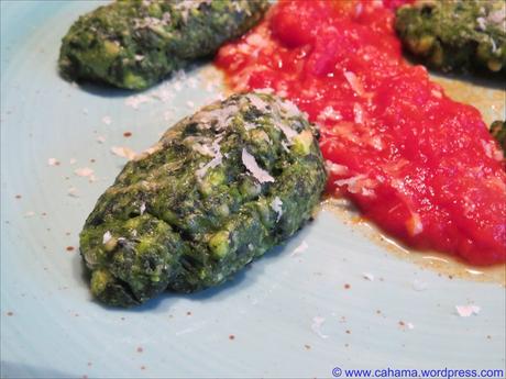 Spinat-Gnocchi mit Tomatensauce