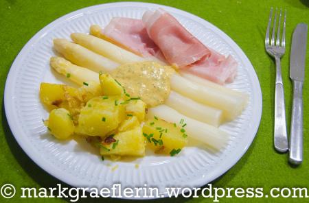 Senfsauce (ohne Ei) mit Zitronenmelisse zu Markgräfler Spargel und italienischem Schinken