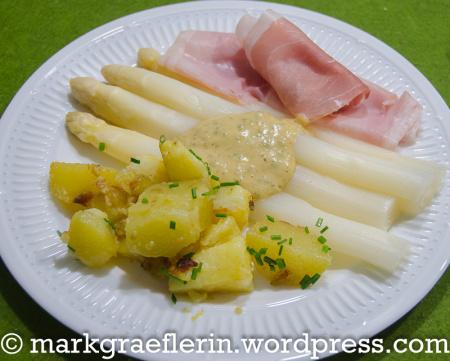 Senfsauce (ohne Ei) mit Zitronenmelisse zu Markgräfler Spargel und italienischem Schinken