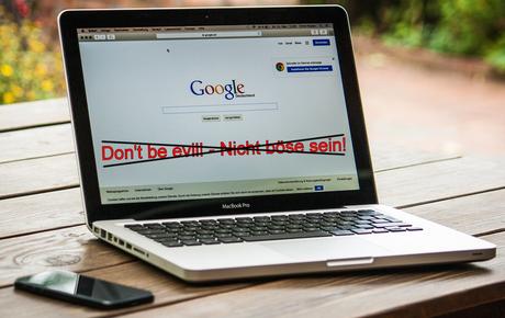 Google kippt sein Motto: „Don’t be evil!“