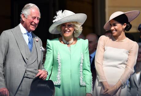  Scheidung und wieder neu Heiraten kommen in den besten Familien vor: Prinz Charles, Camilla die Duchess of Cornwall und Meghan sind alle drei geschieden und haben sich wieder getraut. 