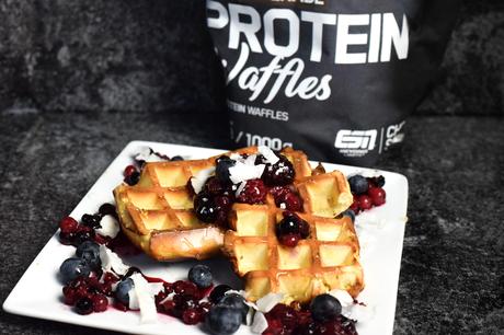 3 proteinreiche Frühstücksideen | Pancakes, Waffeln & Co.