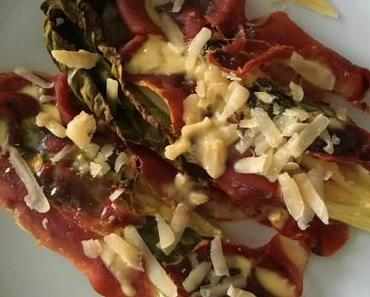 Gebackener Salat mit Schinken und Caesar-Dressing