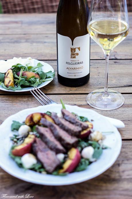 Food-Wine-Pairing : Flank Steak Salat mit Nektarinen und Vinho Verde