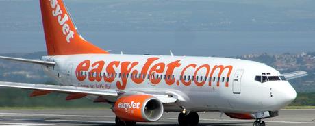 Betrunkener Passagier verpasst Flugbegleiter Kopfnuss