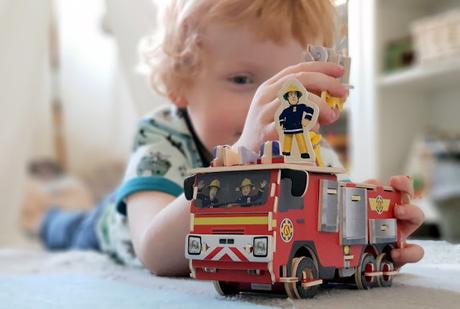 Für kleine Baumeister: Feuerwehrmann Sam 3D-Puzzle aus Lindenholz
