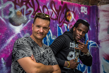 Videopremiere: Gambischer Flüchtling und deutscher Produzent veröffentlichen mit ‚Sticky Pulp‘ gemeinsame Single und Musikvideo // #unification