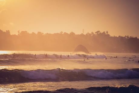 Hier findest du den perfekten Strand zum Surfen – Weligama Beach Surfing