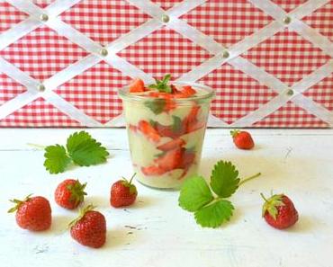 Vanille-Grieß mit Erdbeer-Minz-Sugo