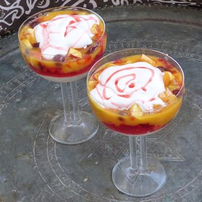 Dessert-Bombe mit Milchreis und Obstsalat  - Kombela