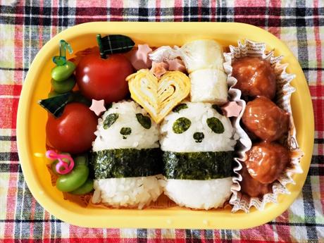 Onigiri Süße Reisbällchen mit Pandas sind im Trend.