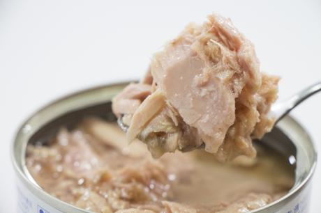 Onigiri Thunfisch (Maguro) ist eine sehr beliebte Füllung in Japan.