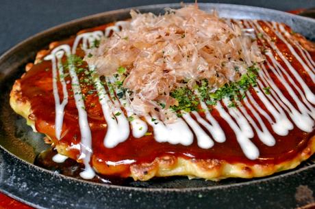 Okonomiyaki Sehen fertige Okonomiyaki nicht lecker aus.