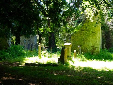 Powerscourt Gardens - Der versteckte Friedhof