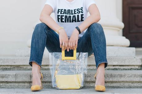 #Sommertrend Transparenz in Statement Shirt von Mango, Bule Jeans, transparenten yellow High Heels und DIY transparent Bag