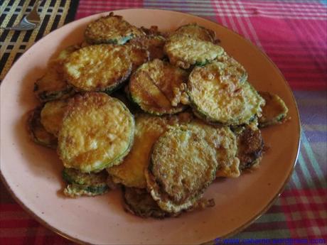 Gebackene Zucchinischeiben mit Soja-Sesam-Dip