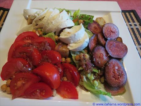 Tomaten-Brot-Salat mit Feigen