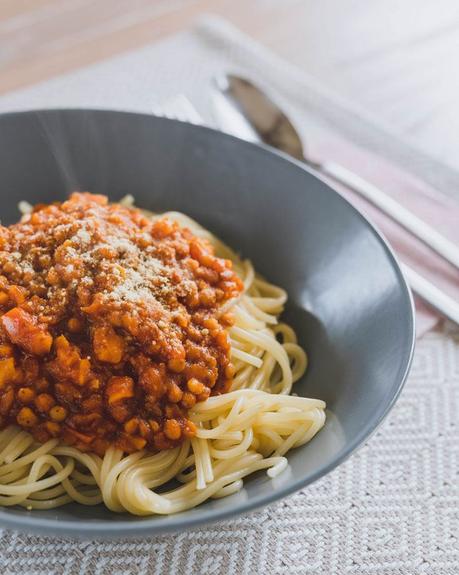 Vegane Linsen-Bolognese mit Spaghetti