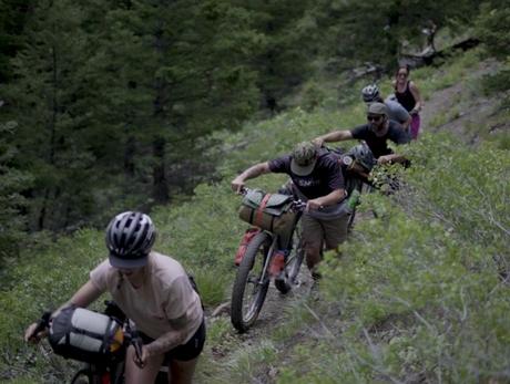 POV: Mega Mountainbike-Rennen bei Schnee