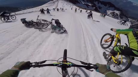 POV: Mega Mountainbike-Rennen bei Schnee