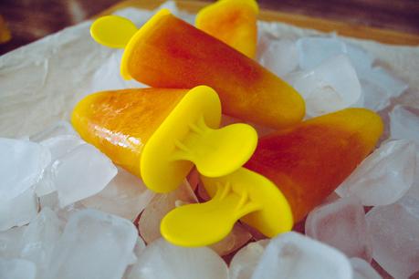 Fruchtige Mango-Papaya Popsicles