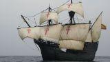 Segelschiff „Nao Victoria“ geht in Port de Alcúdia vor Anker