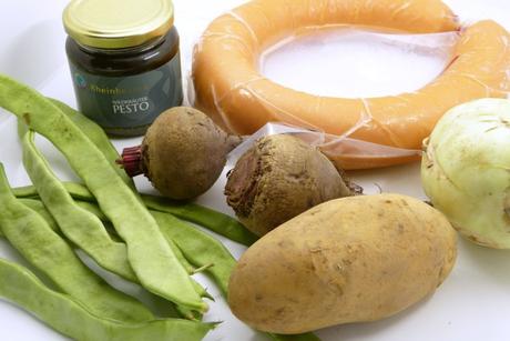 Tapas auf rheinhessisch: Mini-Fleischwurstquiches an Rote-Bete-Tatar und Kohlrabi-Dippelappe mit grünem Spundekäs | Werbung