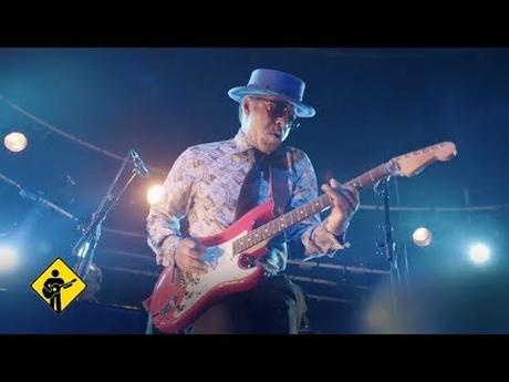 Playing For Change Band – That’s What Love Will Make You Do feat. Vasti Jackson | Live | Video