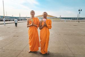 Der goldene UFO Tempel in Thailand –   1 Millionen Buddhas im Wat Phra Dhammakaya Tempel