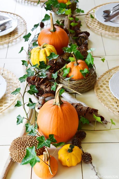 Dekoideen mit Kürbis für den Herbst. Kürbisse natürlich dekorieren. Tischdeko, Tisch dekorieren Herbstdeko, herbstliche Deko, 