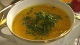Cremesüppchen aus Möhren und gelber Paprika