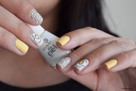 Moyou London –  fried egg stamping
