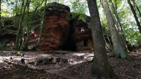 Von Zauberwäldern und geheimnisvollen Höhlen – Wandern auf dem Römerpfad