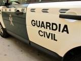 Guardia Civil sucht nach einem Auto, an das ein Hund angebunden war