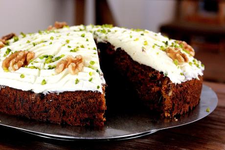 Unser Lieblingsrezept im Herbst - Möhre-Walnuss-Torte mit Frischkäse-Topping