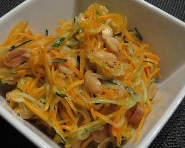 Asiatischer Zucchini-Karottensalat
