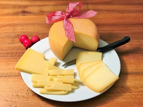 Emmentaler AOP Schweizer Käse Geschichte und Produktion
